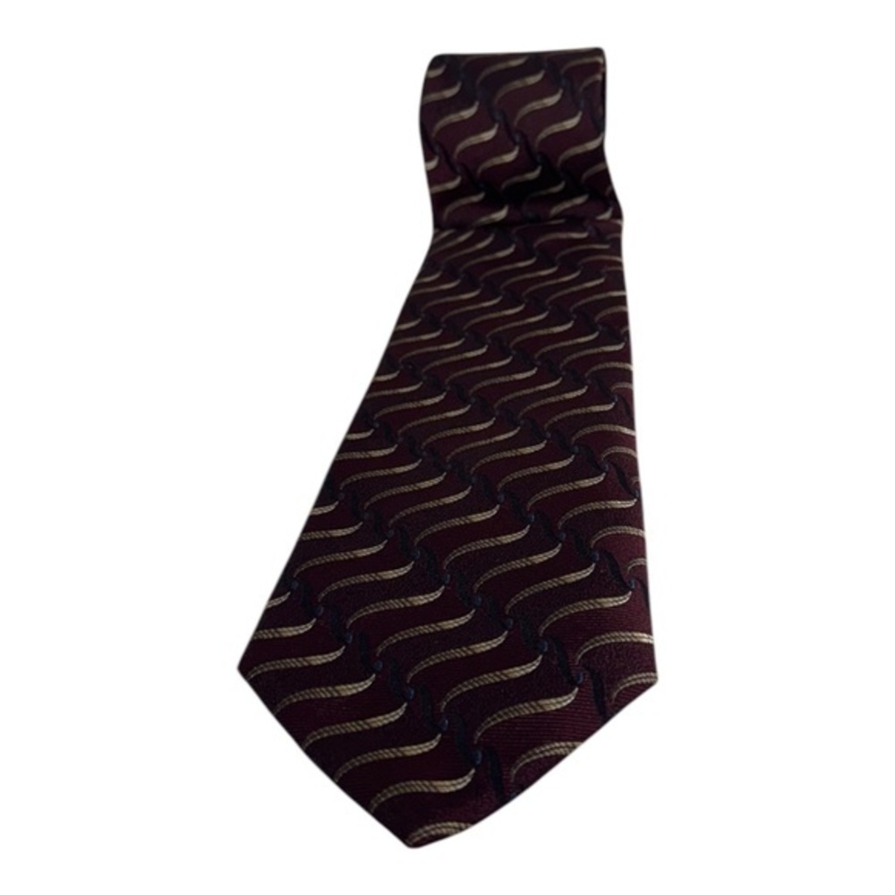 Grafton & Co Neck Tie Burgundy Italian Silk Made in Canada Wavy Lines Business